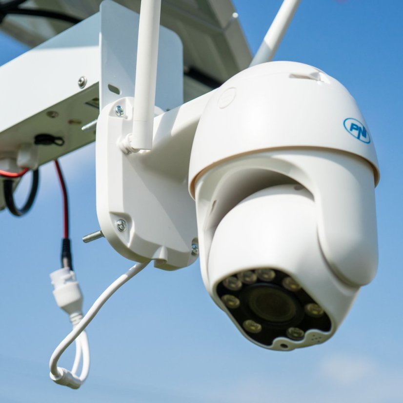 Sada kamerového systému PNI IP60 pro živý PTZ dohled se solárním panelem, 2MP, GSM 4G a kartou PNI MicroSD 128GB