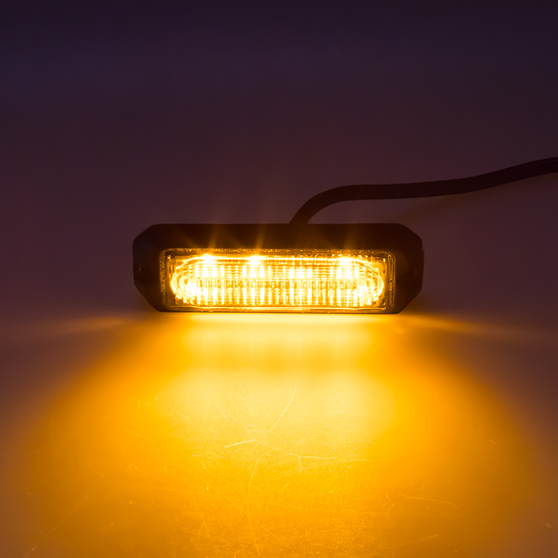 Rozsvícený LED predátor