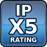 Produkt je odolný voči vodným tryskám (typicky voda z hadice); ochrana proti prachu nie je uvedená („X“ znamená, že sa nehodnotí).