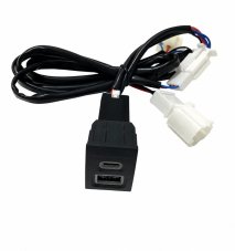 USB-C + USB QC3.0 nabíječka do VW Polo 2004-2009