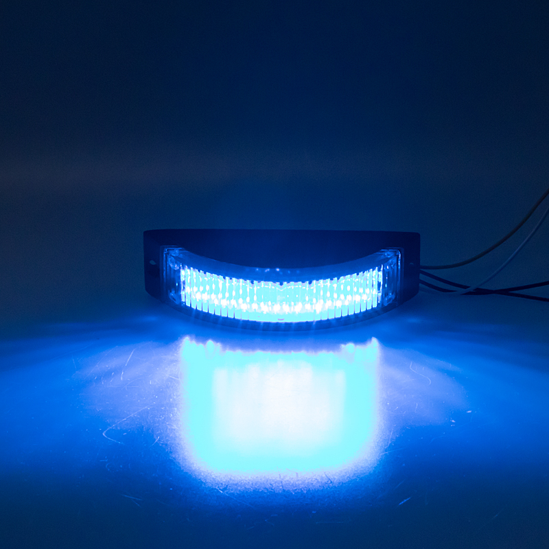 Pohľad na rozsvietený modrý LED predátor