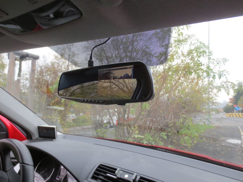 DUAL FULL HD camera integrated in the mirror with 4.3" LCD