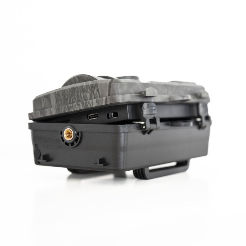 Lovecká kamera PNI Hunting 170C, foto 16 MP, video 4K, PIR 15 m, farebný displej, IP66, slot na micro SD kartu, zorné pole 120°, 38 LED diód