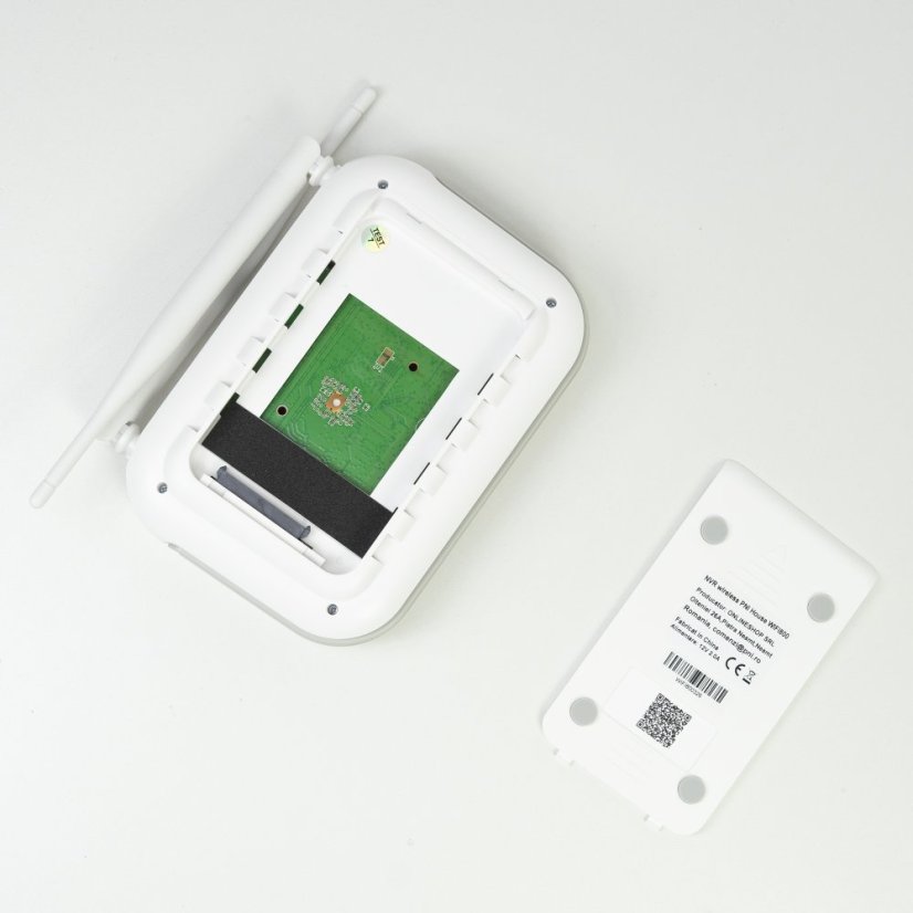 PNI WiFi800 NVR + 2 venkovní kamery PNI IP840 8MP 4K