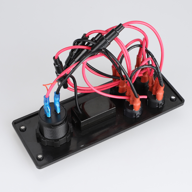Panel s 4x spínači + USB-C/USB-A + voltmetr, 12/24V